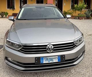 Volkswagen Passat Variant 2.0 tdi Highline 150CV