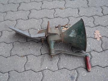 Piccola macina depoca zz