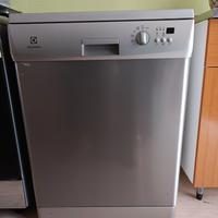 lavastoviglie Ariston