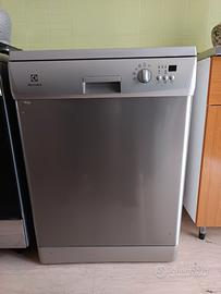 lavastoviglie Ariston