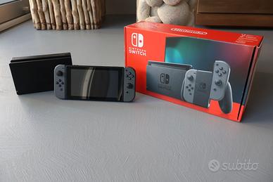 Nintendo Switch V2 Grigia + 6 Giochi + Custodia -