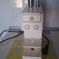 Macchina caffè Illy iperespresso