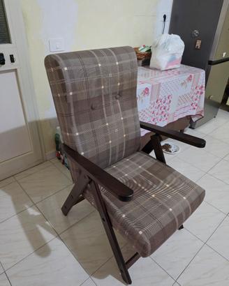 Poltrona Molisana Imbottita Reclinabile