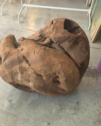 Scultura di design in legno massello