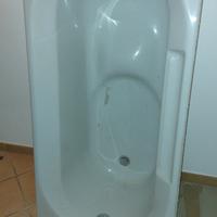 Vasca da bagno in vetroresina 