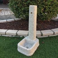 Fontine grigie base tonda e quadrata