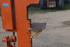 Spaccalegna per trattore a cardano