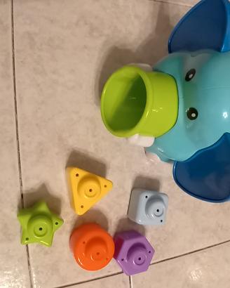 gioco bimbi Elefantino Mangiaforme Btoys 2+anni