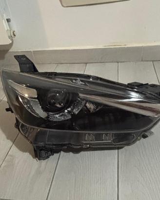 Fanale Anteriore destro Mazda cx 3  2015