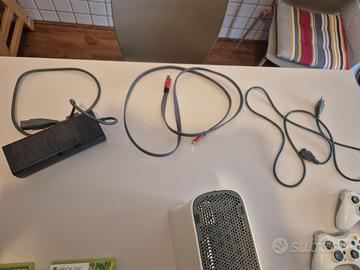 Xbox 360 + 2 Controller + Cavi e Giochi