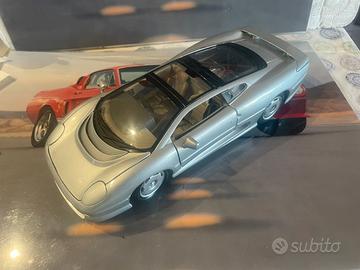 Jaguar xjc220 maisto scala 1/18  .