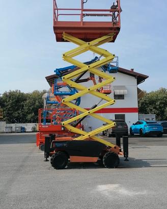 Piattaforma aerea Verticale diesel con stabilizzat