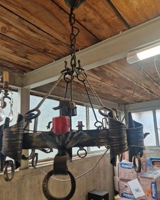 Lampadario per taverna.  