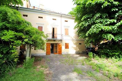 BIFAMILIARE A REGGIO NELL'EMILIA