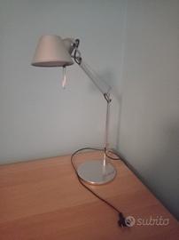 Lampada da tavolo Artemide design italiano 