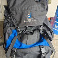 zaino e attrezzatura montagna