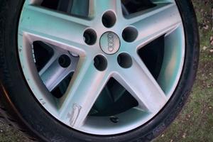 Treno cerchi con gomme Audi VW