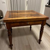 Tavolo tedesco allungabile in legno massello