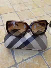 occhiali da sole Burberry 