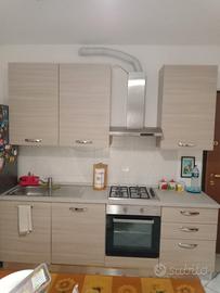 Cucina completa di elettrodomestici