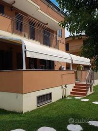 Tende da esterno in pvc a rullo con struttura