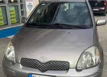Toyota yaris 1.o benz 3 porte