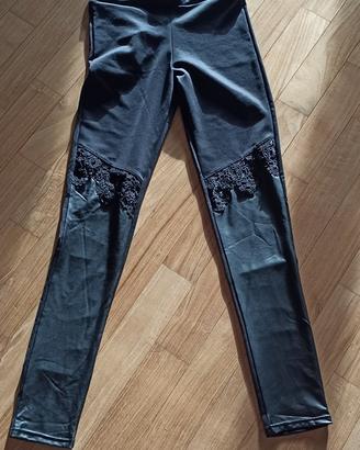 Leggings Calzedonia effetto pelle e inserti pizzo