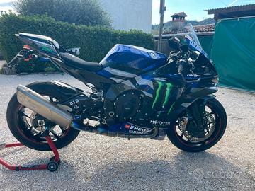 Scarico akrapovic gytr r1