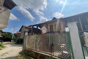 CASA SEMINDIPENDENTE A NOLE