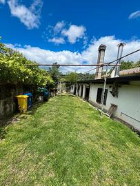 Casa di Campagna con Corte,1 Ettaro con 80 Ulivi