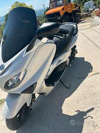 Yamaha tmax