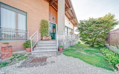 MERCALLO - VILLA SINGOLA UNICO PIANO