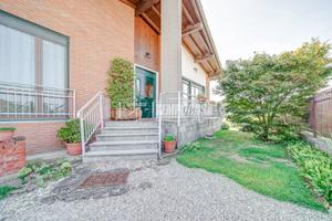 MERCALLO - VILLA SINGOLA UNICO PIANO