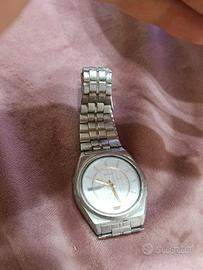 Salve  orologio vintage anni 80 funzionante 