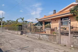 VILLA SINGOLA A VIAGRANDE