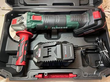 Smerigliatrice completa di accessori nuova