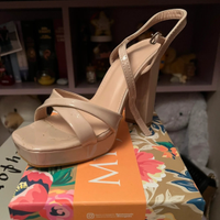 Scarpe col tacco beige lucide