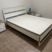 Letto matrimoniale +armadio e comodini