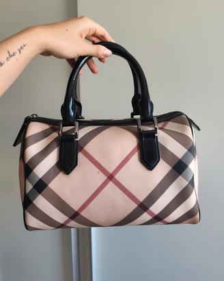 borsa a mano tela check e vernice nera Burberry 