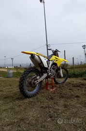 Moto cross RMZ 250