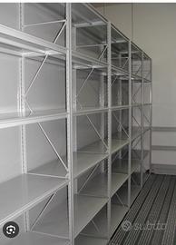 Scaffale metallico