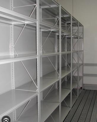 Scaffale metallico