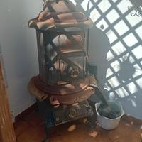 Stufa ghisa funzionante a legna e o carbone