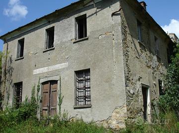 Rustico in pietra a solo