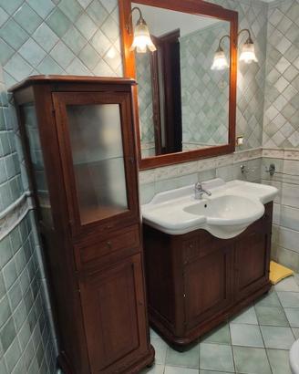 Arredo bagno completo in legno