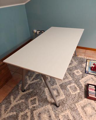 Tavolo Ikea regolabile 