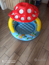 Piscinetta e salvagente con mutandina