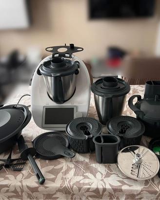 Bimby Tm6 con secondo boccale e affettatutto