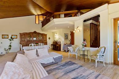 VILLA SINGOLA A PECETTO TORINESE