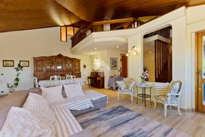 VILLA SINGOLA A PECETTO TORINESE